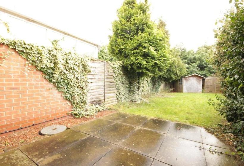 פנסיון Fantastic 2 Bed House In Hull. Garden, Sky Tv
