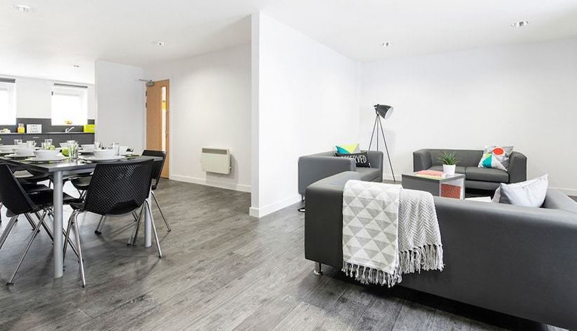 הוסטל Crescent Place  Campus Accommodation