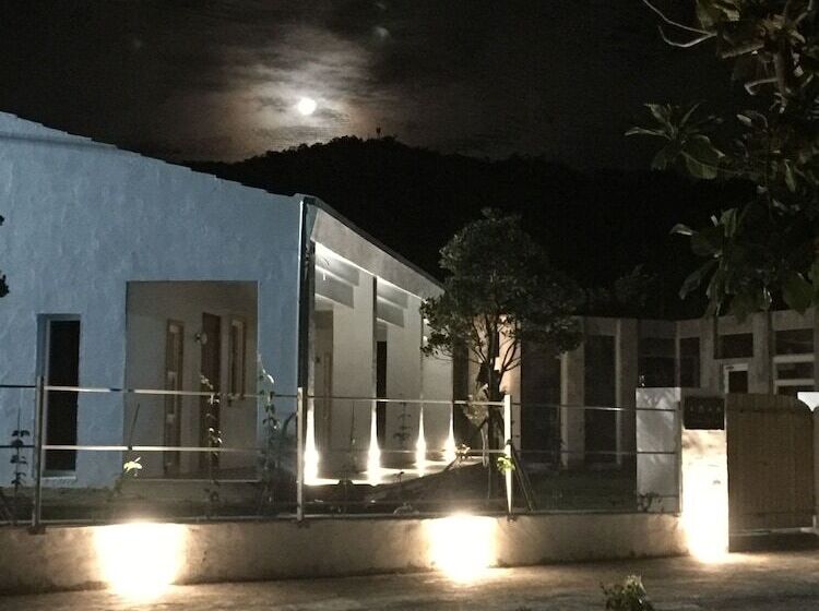 تختخواب و صبحانه Mooning The Hill