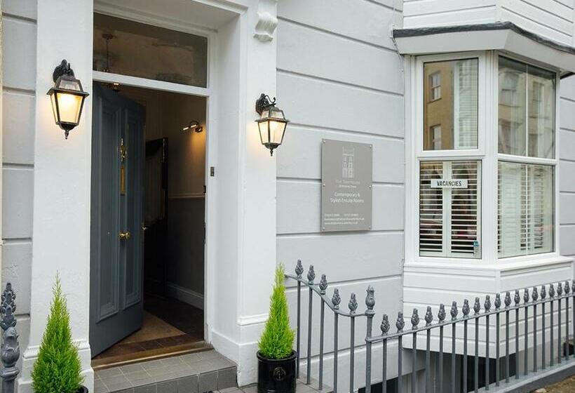 住宿加早餐  The Townhouse