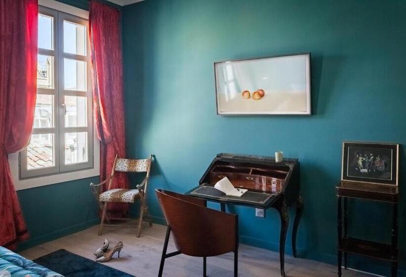 پانسیون Maison Du Collectionneur