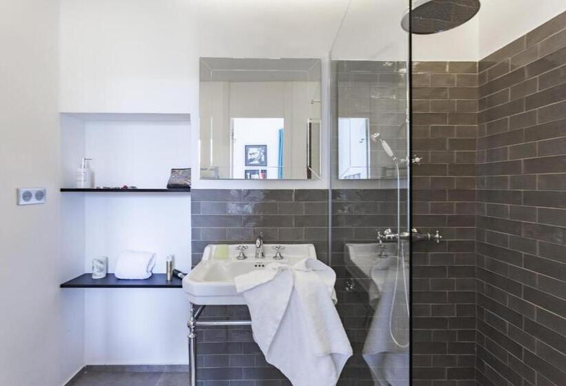 پانسیون Maison Du Collectionneur