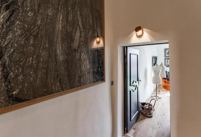 پانسیون Maison Du Collectionneur