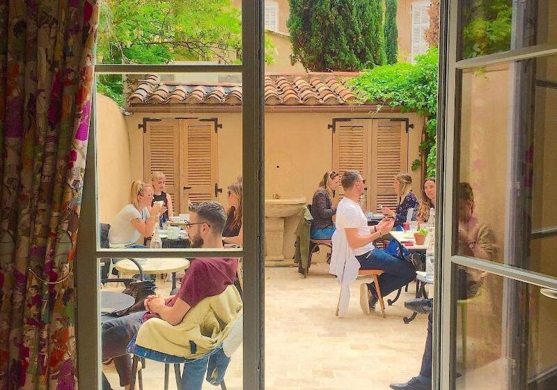 پانسیون Maison Du Collectionneur