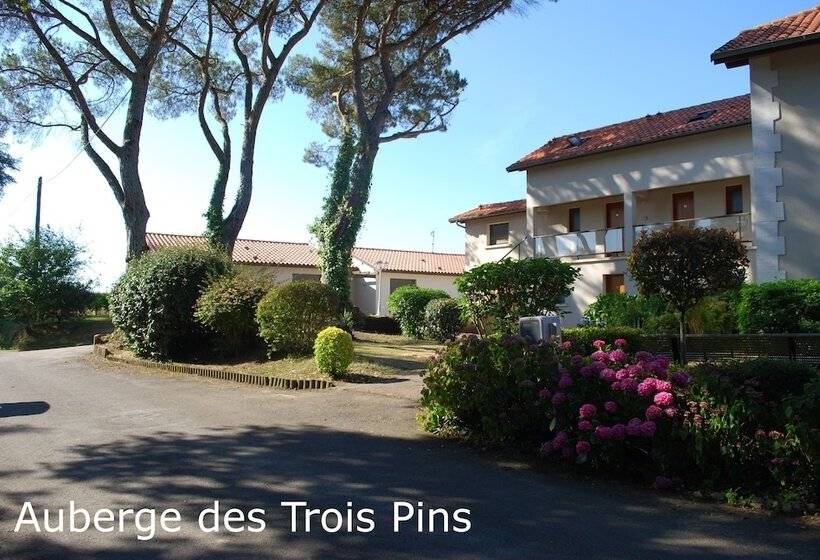 레지던스 Auberge Des Trois Pins