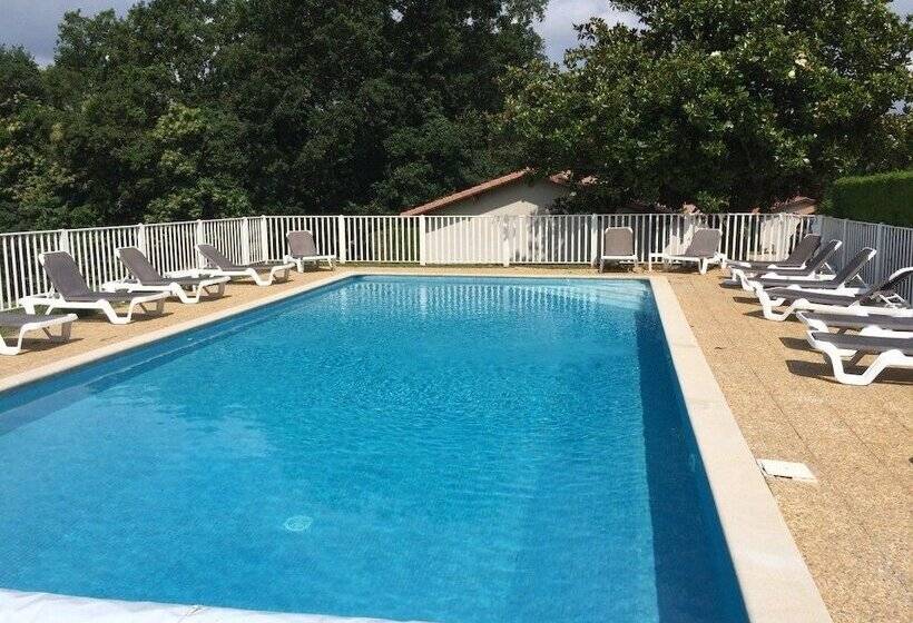 레지던스 Auberge Des Trois Pins