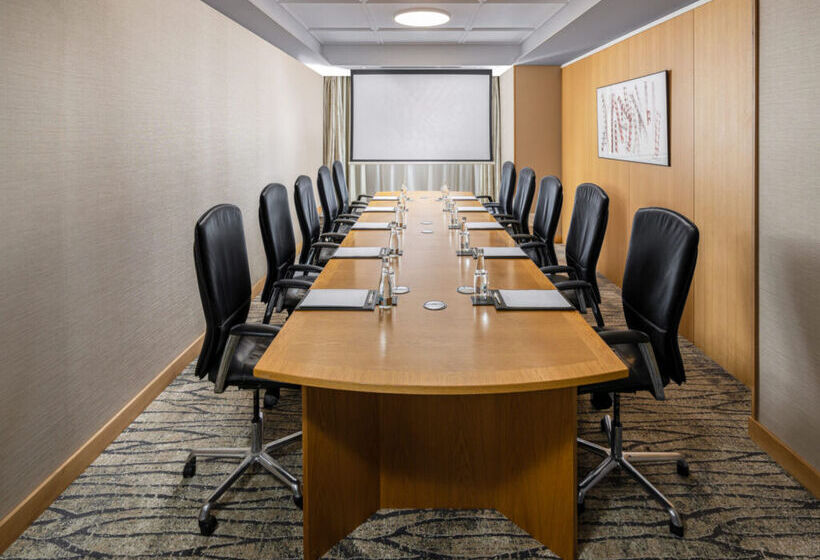 هتل Intercontinental Athenee Palace Bucharest, An Ihg