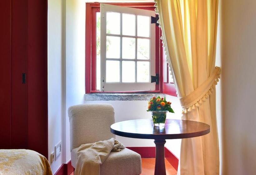 هتل Pousada Convento De Beja