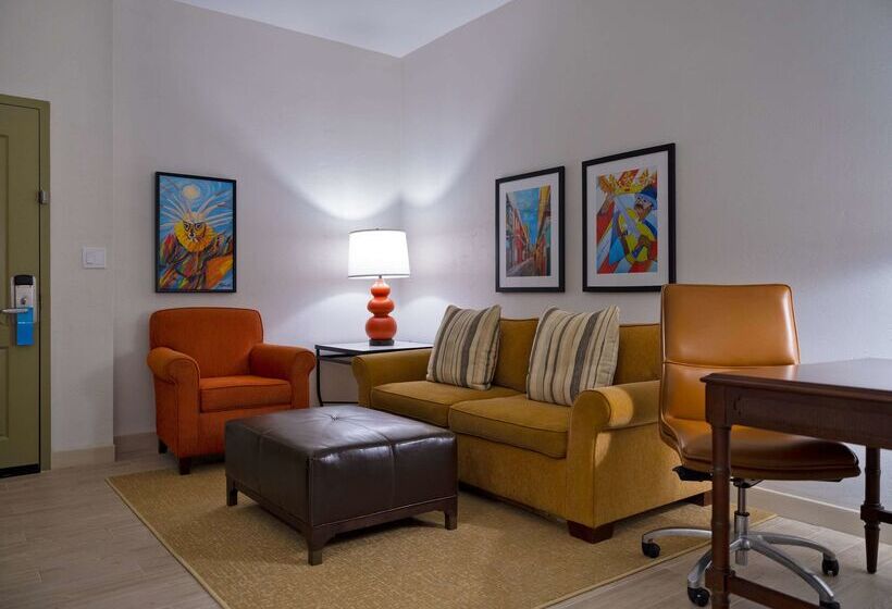 استراحتگاه Hampton Inn & Suites San Juan