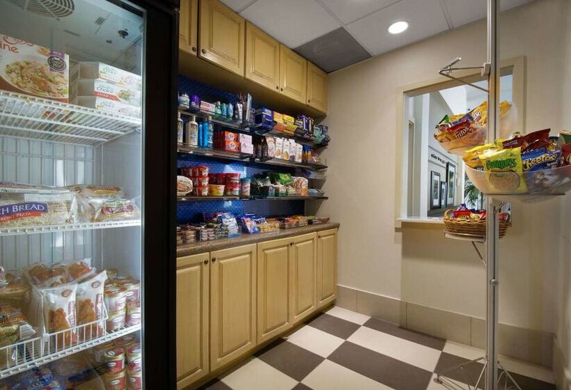 استراحتگاه Hampton Inn & Suites San Juan