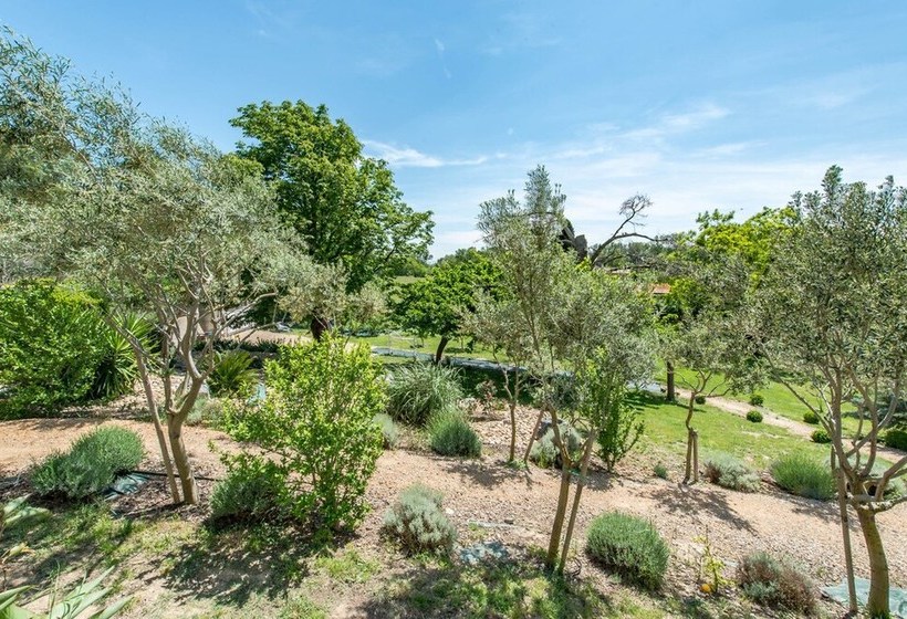 ベッドアンドブレックファースト Chateau Du Comte