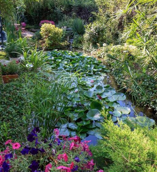 تختخواب و صبحانه La Villa Des Sens