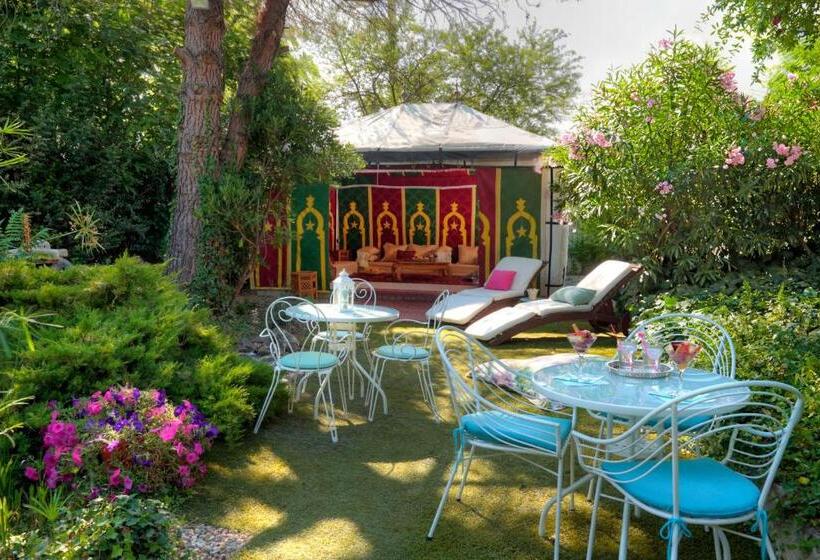 تختخواب و صبحانه La Villa Des Sens