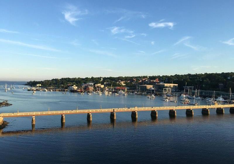 مبيت وإفطار The Nightfall Inn