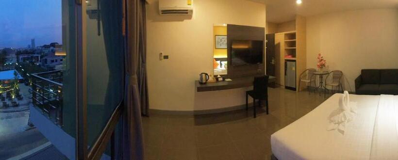 Clover Hotel Hatyai