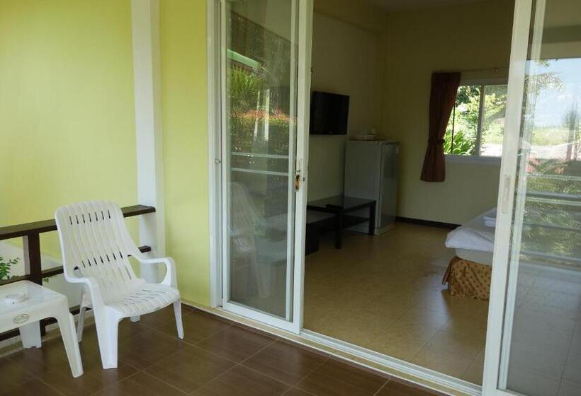 هتل Khaolak Hillside Villa