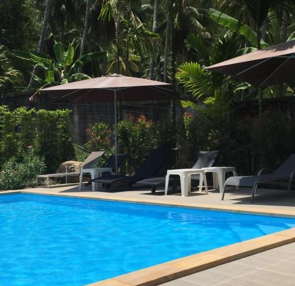 هتل Khaolak Hillside Villa