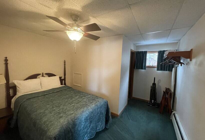 فندق على الطريق Sara Placid Inn & Suites