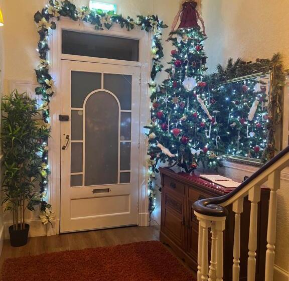 پانسیون Ashleigh House