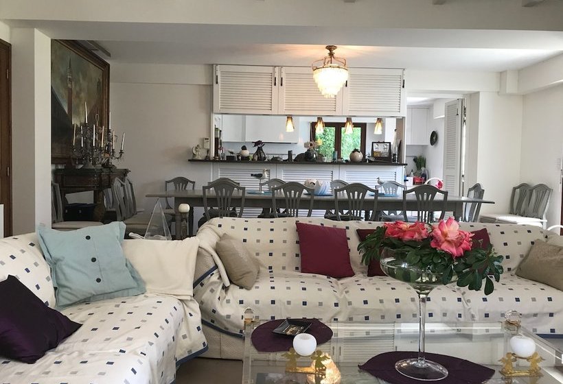 膳宿费 Le Chemin Des Iles