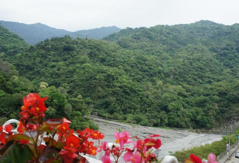 تختخواب و صبحانه Cheng Ping Hot Spring Inn