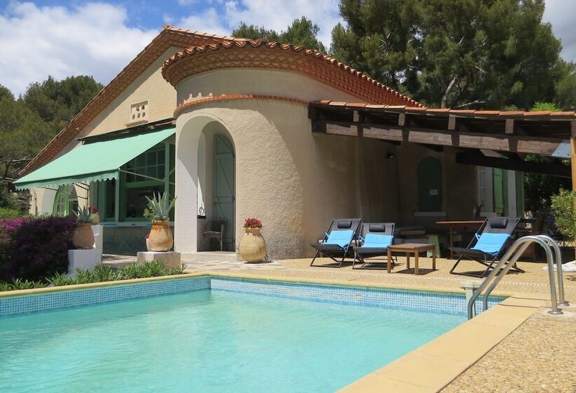 Cassis Hostel Les Heures Claires