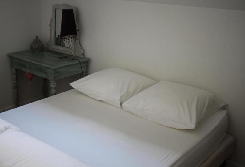 Cassis Hostel Les Heures Claires