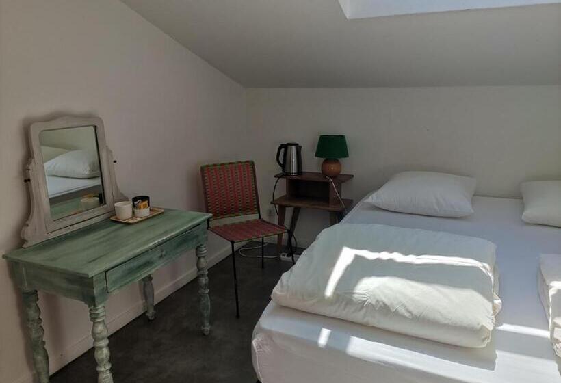 Cassis Hostel Les Heures Claires