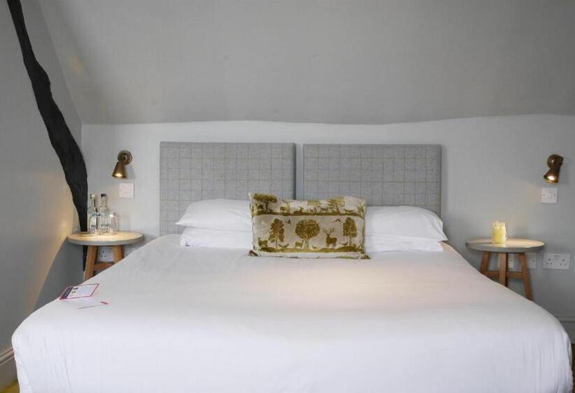 مسافرخانه The Rose And Crown