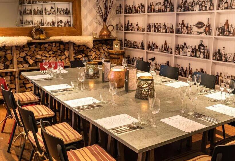 مسافرخانه The Rose And Crown