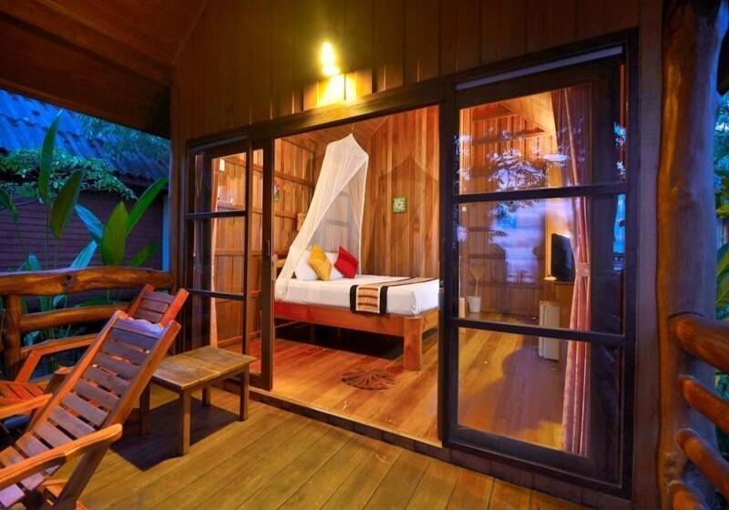 هتل Thiw Son Beach Resort