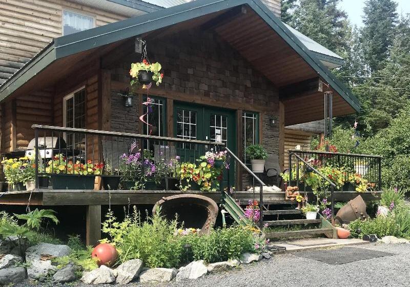 בית מלון כפרי Twin Peaks Lodge And Rv Park
