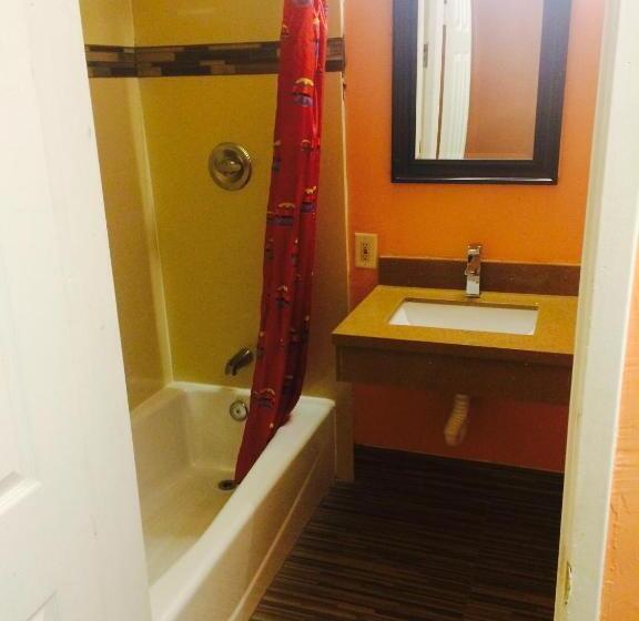 فندق على الطريق Relax Inn