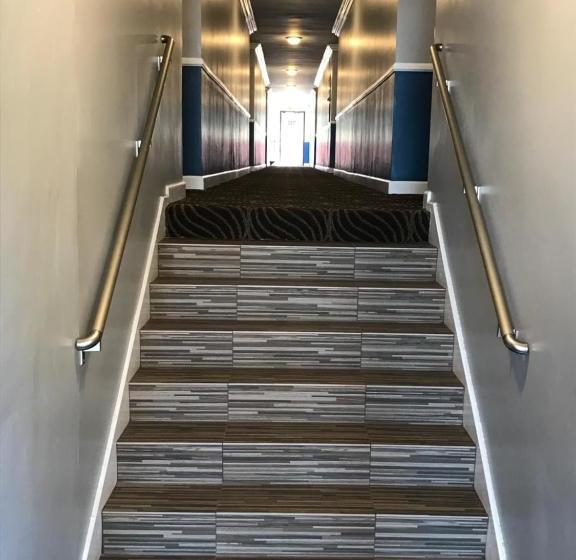 فندق على الطريق Relax Inn