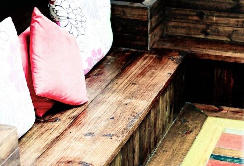 تختخواب و صبحانه Fanlin House