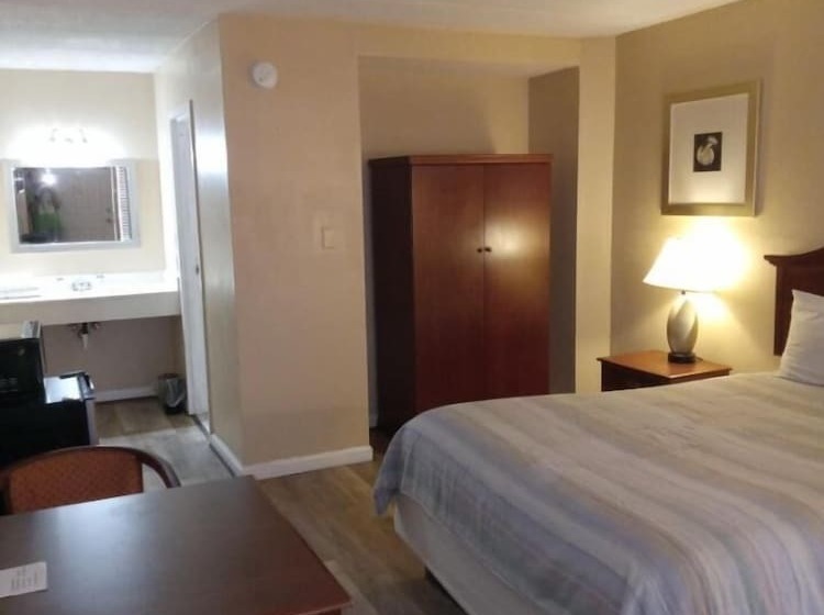 בית מלון כפרי Apm Inn And Suites