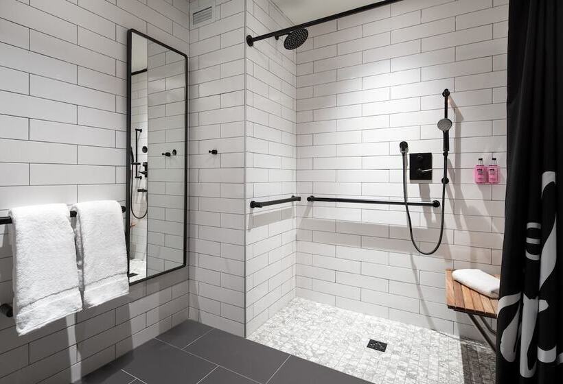 هتل Moxy San Diego Gaslamp Quarter