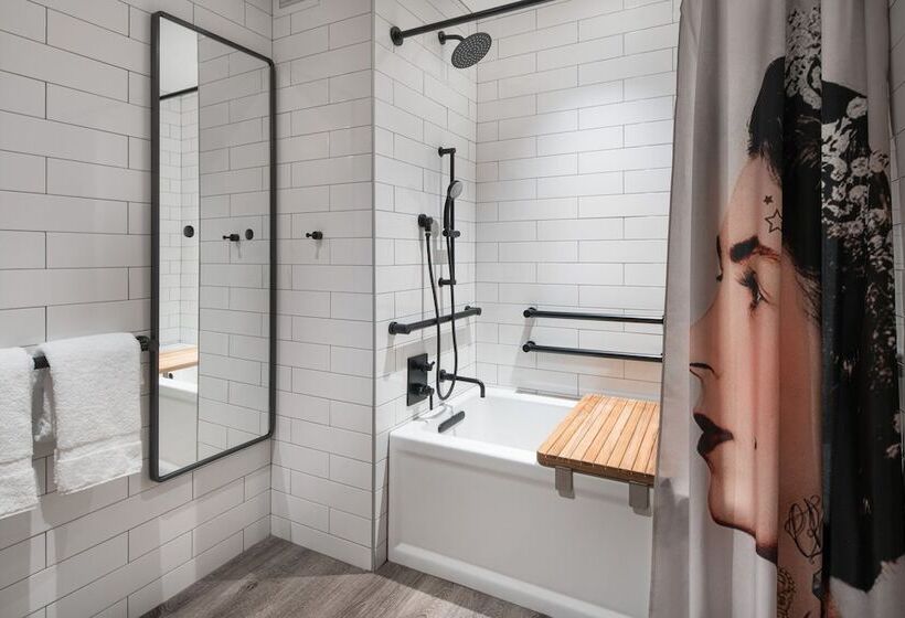 هتل Moxy San Diego Gaslamp Quarter