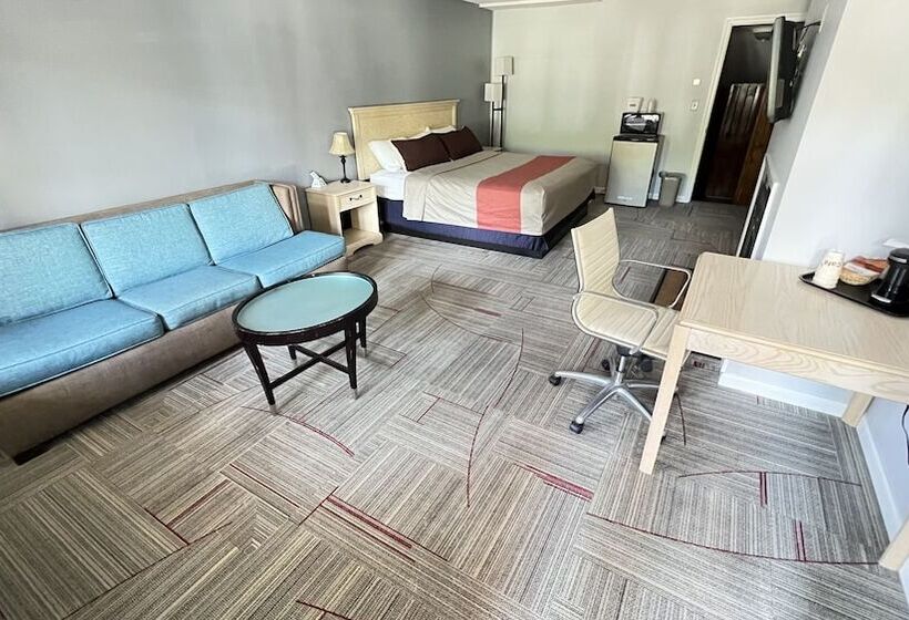 هتل Travelodge By Wyndham Lincoln Near White Mountain