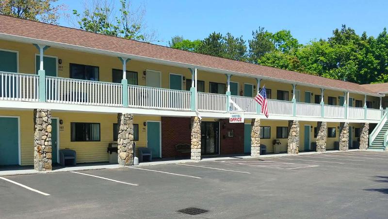 مُتل Hampton Motor Inn