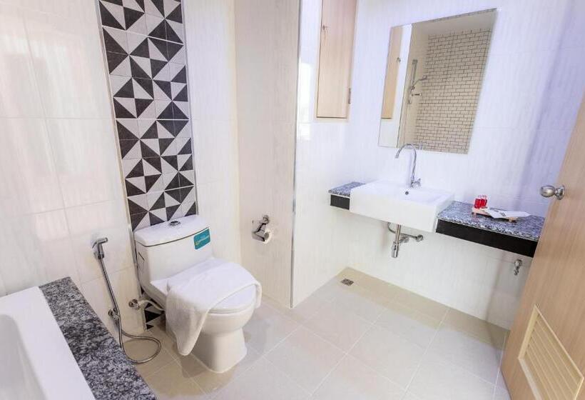 O2 Hotel Lopburi