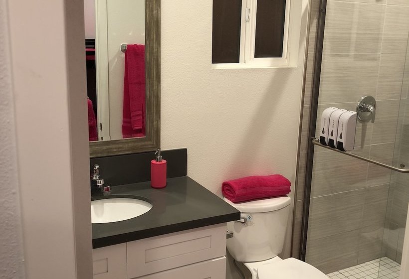 فندق صغير La Bed Rentals