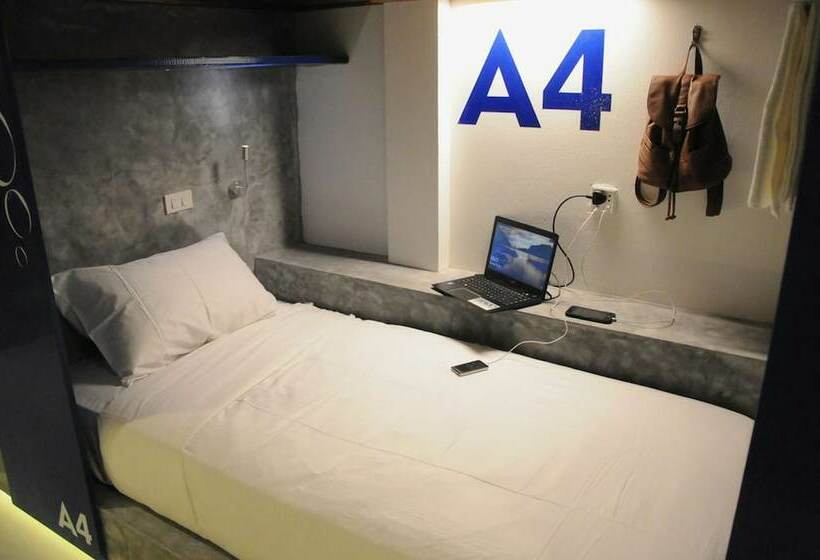 Oasis Hotel Pods   Adults Only   Hostel