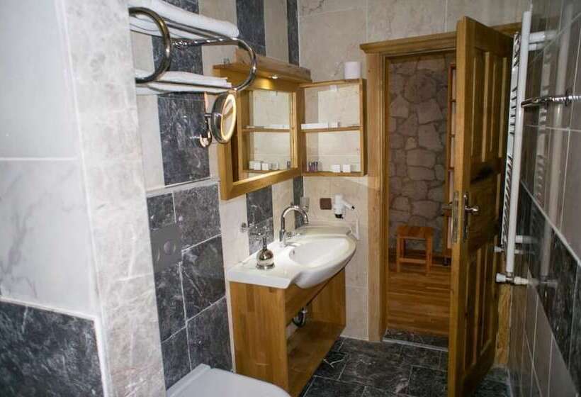 تختخواب و صبحانه Farmidaya Biotel