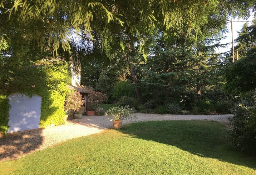 צימר Mas De Foncaudette