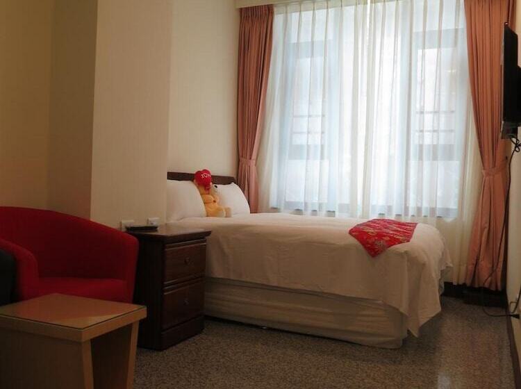 تختخواب و صبحانه Sun Moon Lake Crown Yu