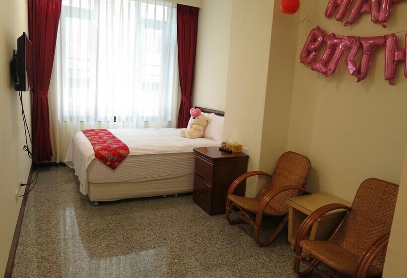 تختخواب و صبحانه Sun Moon Lake Crown Yu