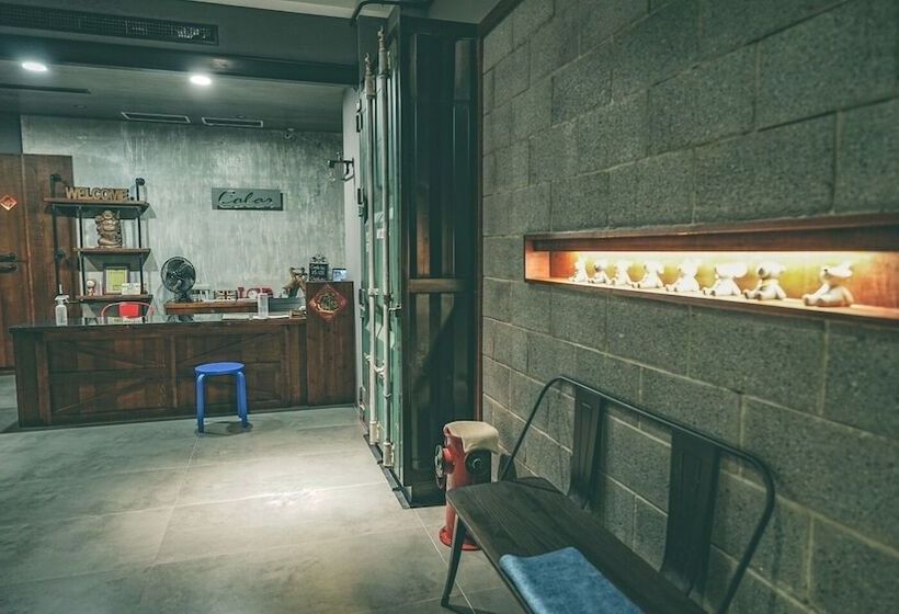 تختخواب و صبحانه Kenting True Color Hostel