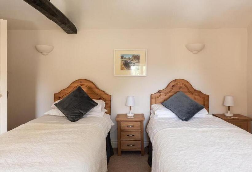 Camside, Chipping Campden   Taswell Retreats