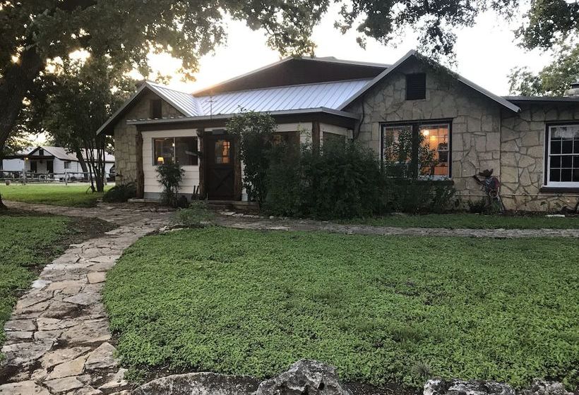 교외 호텔 Twin Elm Guest Ranch